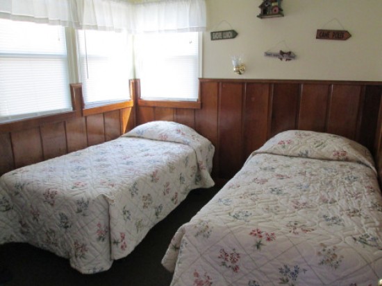 Our woodsy two-bedroom cottage at Blue Horizons Lodge was decorated with cute lake-themed décor 